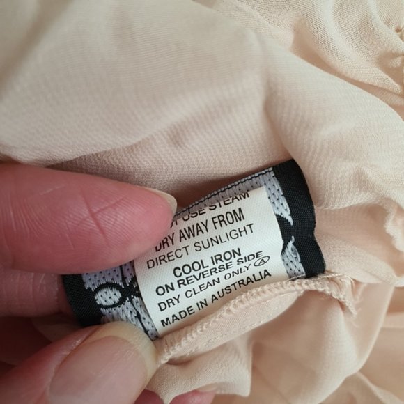 Bebe Sydney Crinkle Top - Picture 12 of 12